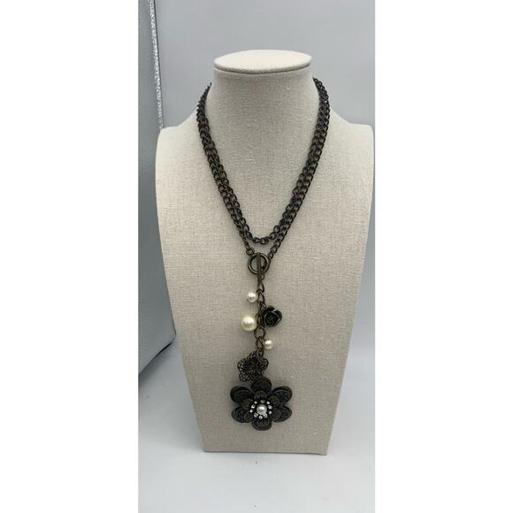 Vintage Brass Toned Front Toggle Closure Flower Faux Pearl Dangle Necklace - Picture 3 of 5